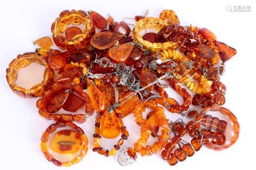 Amber jewelry, Bernsteinschmuck,