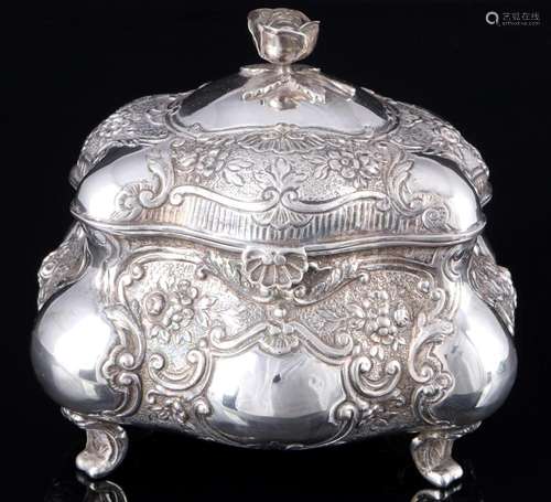 800 silver lidded box art nouveau, Silber Deckeldose Jugends...