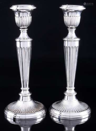 835 silver pair of large candlesticks, Silber großes Paar Ke...