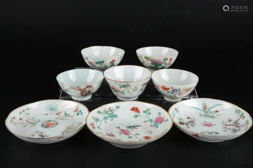 China 5 couplings and 3 bowls with flower decor, Koppchen un...