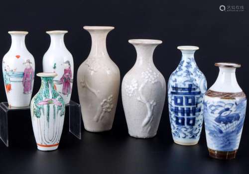 China 7 vases with floral décors, chinesische Vasen,