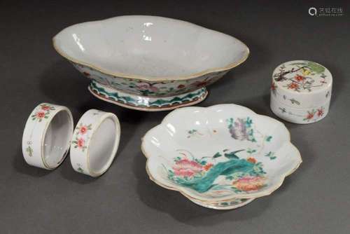 3 Various pieces: oval bowl (7,5x27x21cm), flower-shaped top...