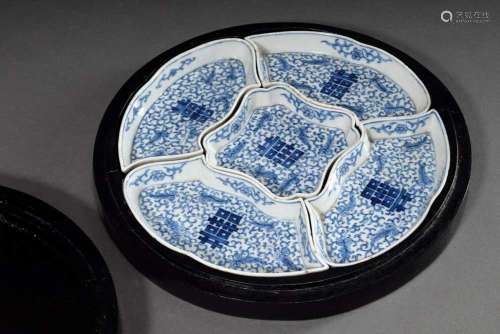 Five-piece Chinese porcelain cabaret with floral blue painti...