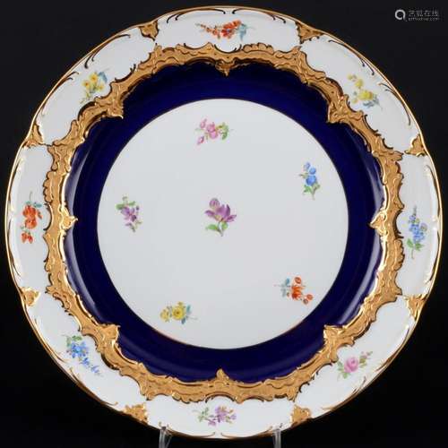 Meissen B-Form Strewn Flowers Royal Blue large splendor plat...