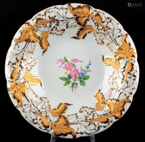Meissen splendor bowl with acanthus leaf relief 1st choice, ...