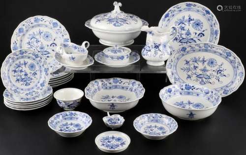 Meissen Onion Pattern dinner service for 6 persons, Speisese...