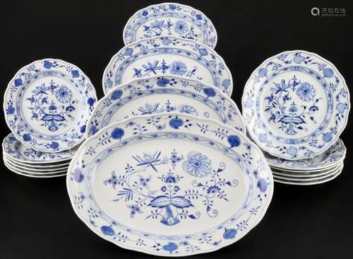 Meissen Onion Pattern dinner set for 6 persons, Speise Set f...