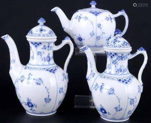 Royal Copenhagen Musselmalet 2 coffee pots and tea pot, Kaff...