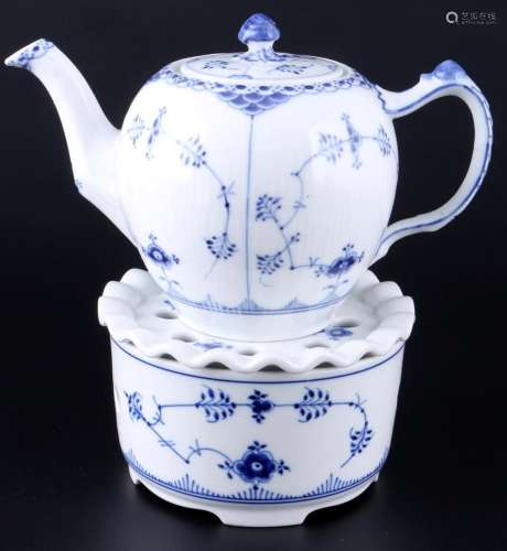 Royal Copenhagen Musselmalet tea pot with pot warmer, Teekan...