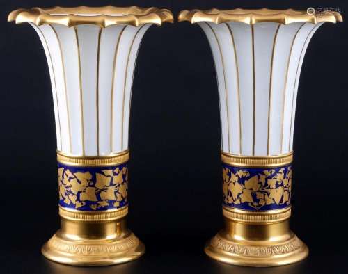 Royal Copenhagen pair of empire vases 8569, C.F. Hetsch, Paa...