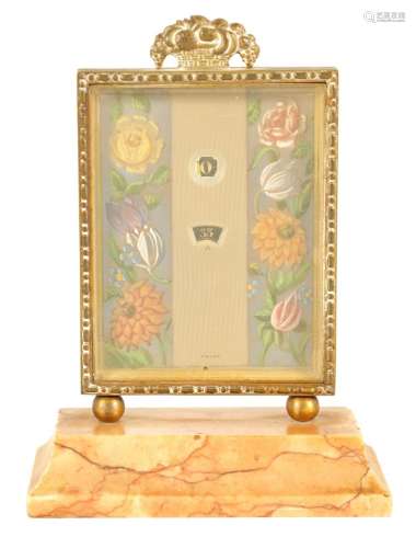A SMALL VINTAGE SWISS ORMOLU AND PINK MARBLE DESK CLOCK