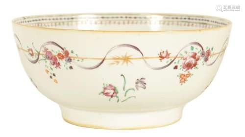 AN 18TH CENTURY CHINESE BOWL
