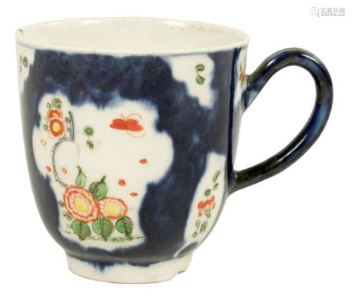 AN 18TH-CENTURY WORCESTER PORCELAIN COFFEE CUP