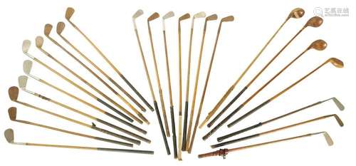 A LARGE COLLECTION OF HICKORY SHAFTED GOLF CLUBS