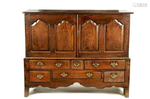 AN EARLY 18TH CENTURY OAK SIDE CUPBOARD