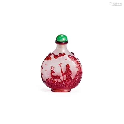A RED OVERLAY ON 'SNOWFLAKE' GLASS SNUFF BOTTLE Impe...
