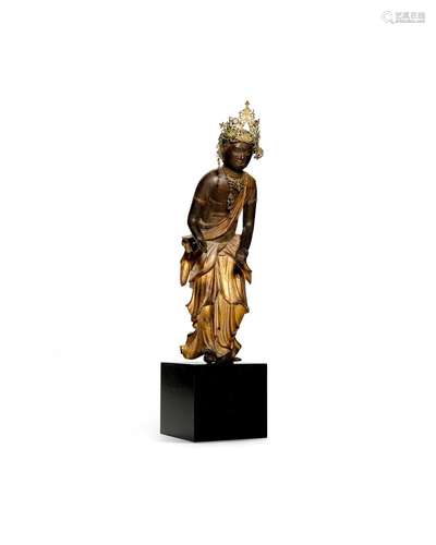 A GILT-WOOD FIGURE OF KANNON Edo period (1615-1868), 18th/19...