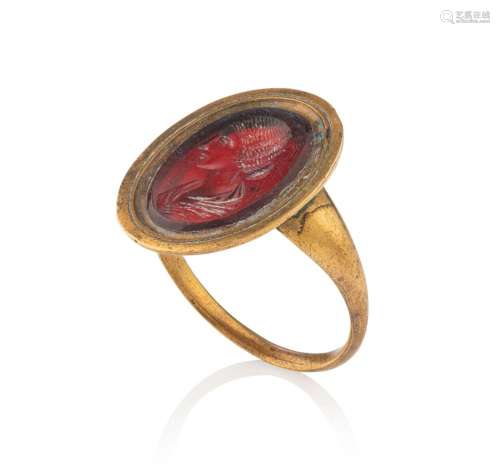 A Georgian intaglio carnelian yellow gold signet ring, early...