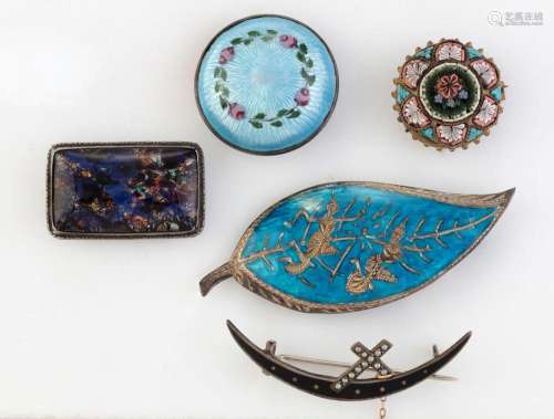 Five assorted vintage brooches including two English sterlin...