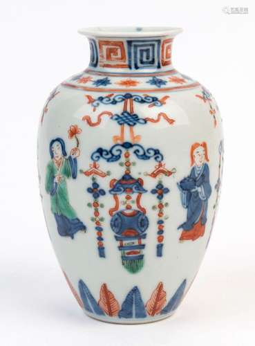 An antique Chinese vase with polychrome enamel decoration, 1...