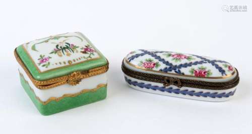 Two French porcelain snuff boxes, 20th century, 7cm and 5cm ...