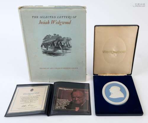 WEDGWOOD jasper ware "WINSTON CHURCHILL" souvenir ...