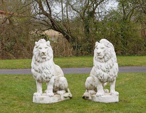 Paar monumentale Park-Löwenskulpturen