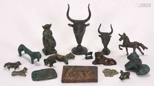 Convolute animal figurines