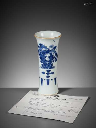 A BLUE AND WHITE BEAKER VASE, GU, TRANSITIONAL PERIOD