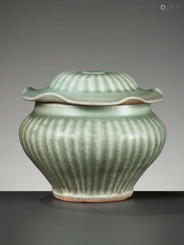 A LONGQUAN CELADON RIBBED JAR AND COVER, YUAN DYNASTY