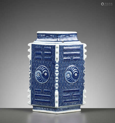 A BLUE AND WHITE 'BAGUA' CONG VASE, QING DYNASTY