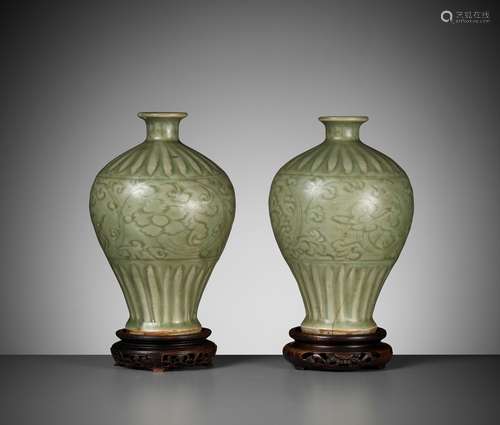 A PAIR OF LONGQUAN CELADON VASES, MEIPING, MING DYNASTY