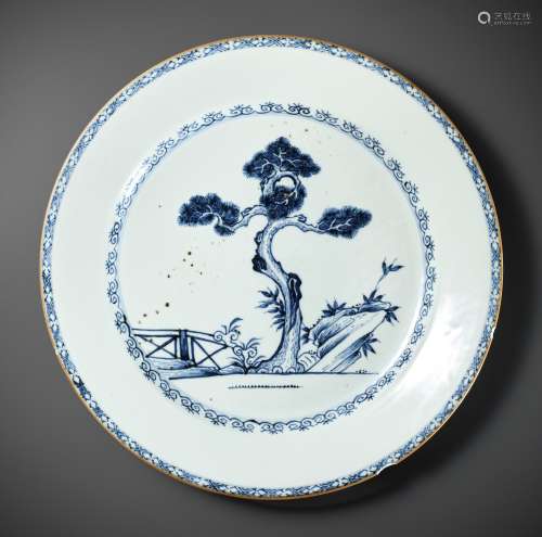 A LARGE BLUE AND WHITE 'PINE AND LINGZHI' DISH, 18TH CENTURY