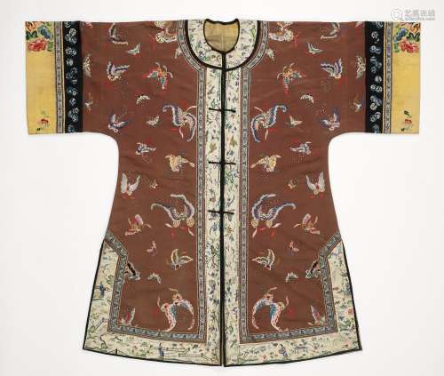 A BROWN EMBROIDERED SILK 'BUTTERFLIES' LADY'S INFORMAL ROBE,...