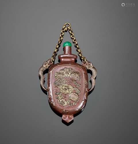 A PARCEL GILT BRASS SNUFF BOTTLE, 1860-1940