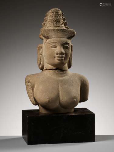 A SANDSTONE BUST OF A FEMALE DEITY, CHAM PERIOD