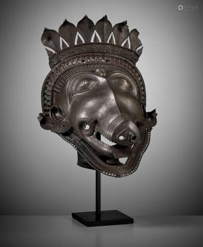 A LARGE BRONZE DANCER'S HEADPIECE IN THE FORM OF A PANJURLI ...