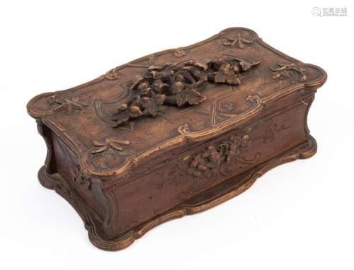 BLACK FOREST carved timber jewellery box. 19th century, 11cm...