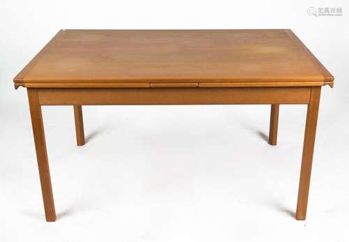 A vintage Danish oak draw-leaf extension dining table with s...