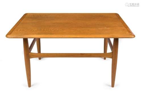 A mid-century vintage Danish oak coffee table, 51cm high, 99...