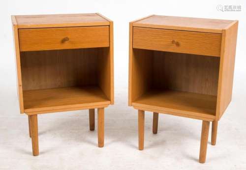A pair of retro single drawer oak finished bedside tables, 5...
