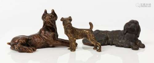 DOG FIGURINES: comprising Airedale Terrier in brass (length ...