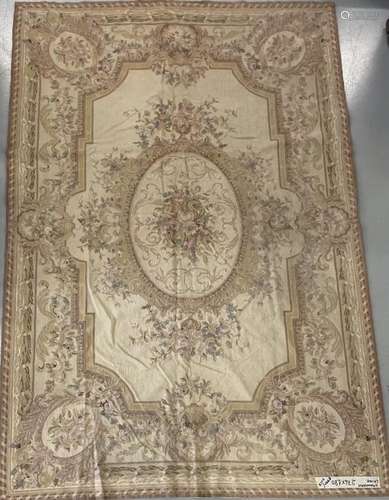 Tapis savonnerie en laine. 274 x 180 cm.