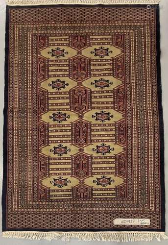 Tapis Punjab en laine. 188 x 127 cm.