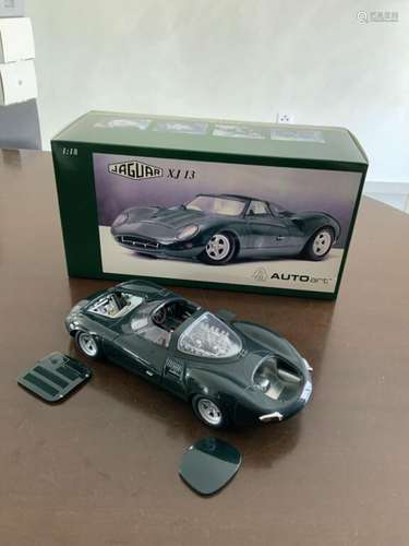 AUTOart. 1/18ème. Jaguar.  XJ 13.