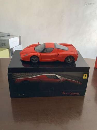 BBR KYOSHO. 1/18ème. Ferrari. Enzo Orange. Référence : 18001...