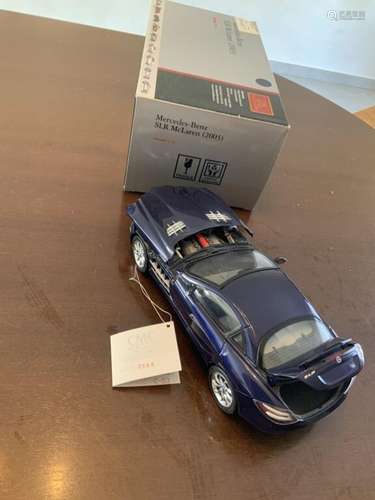 CMC. 1/18ème. Mercedes. SLR McLaren 2003 Bleu/Gris. Référénc...