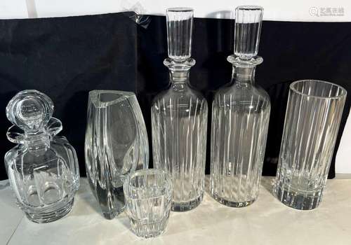 Baccarat modèle Harmonie: 2 carafes et un vase. Joint Baccar...