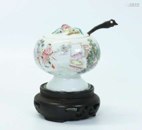 Chinese Qing Famille Rose Porcelain Water Dropper