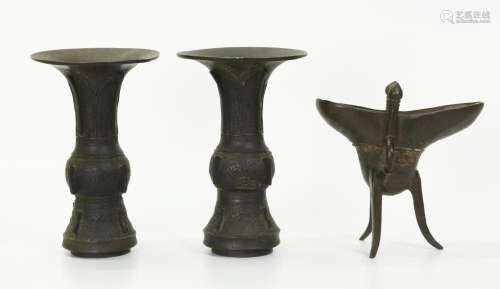 3 Chinese Ming Qing Bronzes Pr Gu Vases Jui Cup